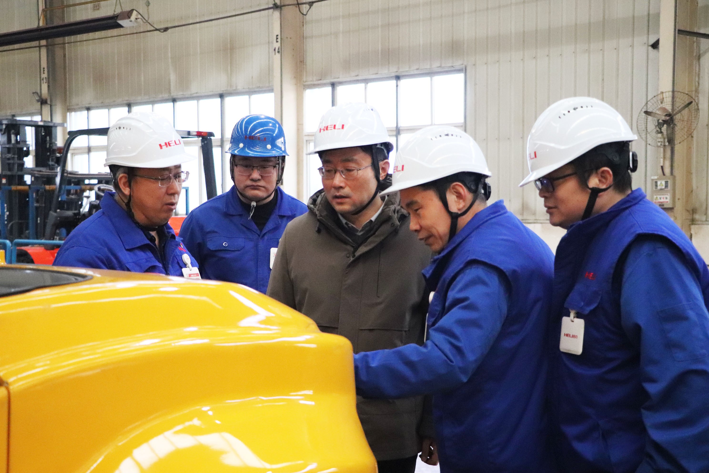 周齊齊一行深入盤錦合力生產(chǎn)現(xiàn)場(chǎng)指導(dǎo)調(diào)研 拷貝.jpg